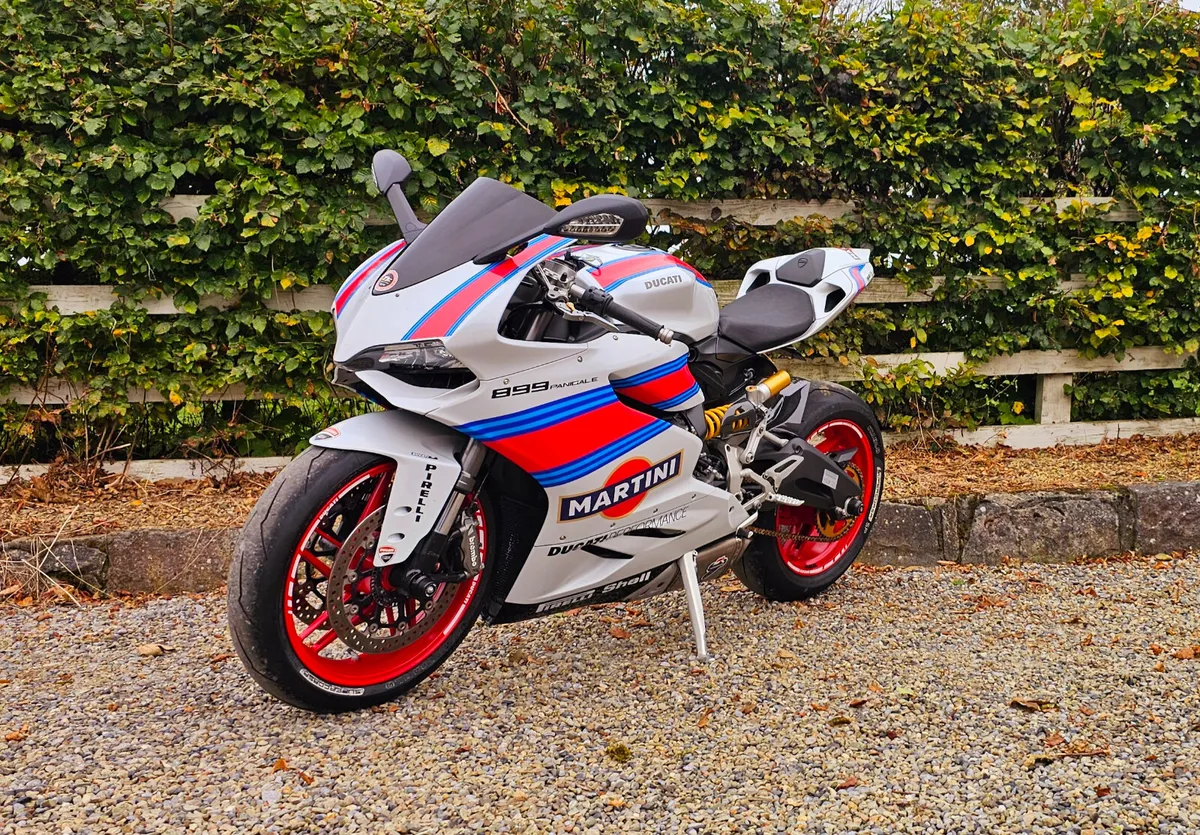 132 DUCATI PANIGALE V2 MARTINI EDT - Image 1