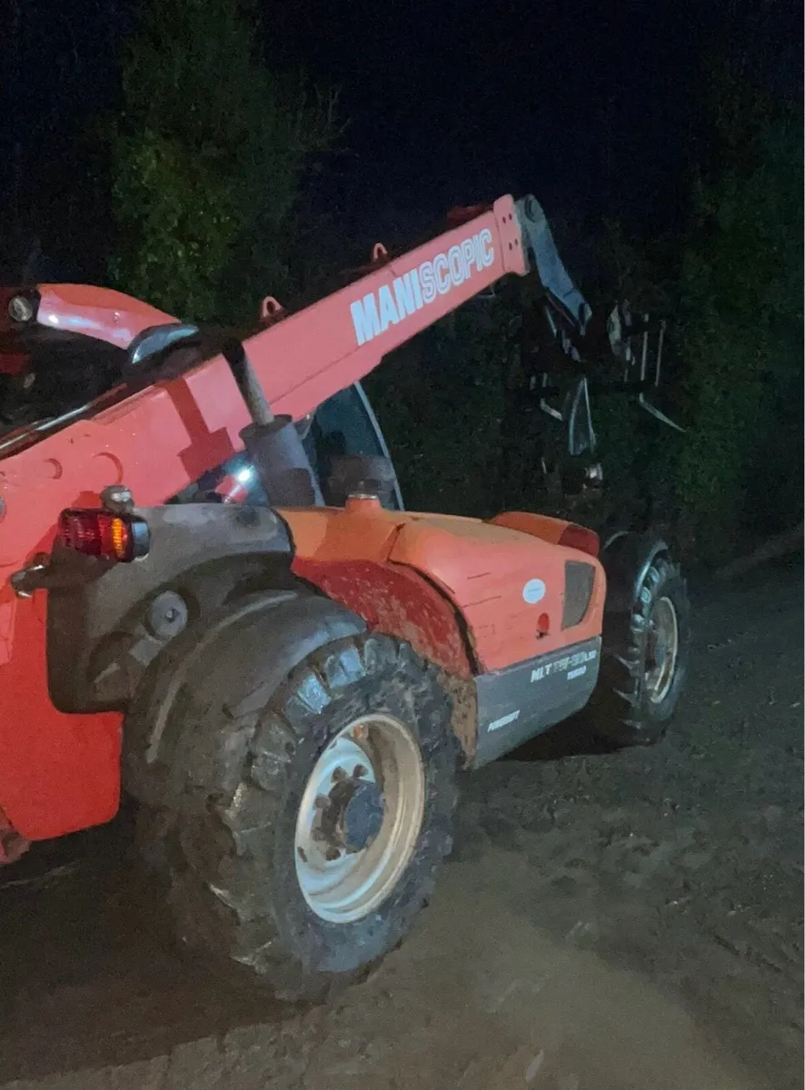 Manitou Telehandler - Image 3