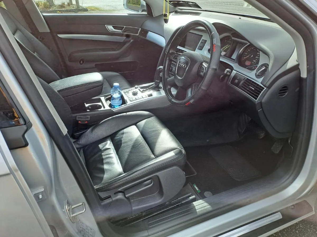 Audi A6 2011 - Image 2