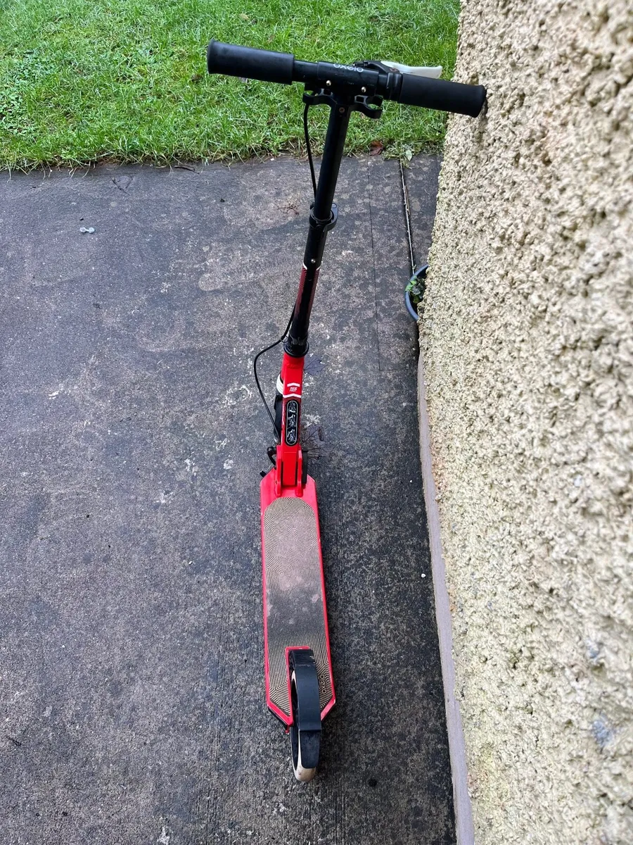 Scooter - Image 1