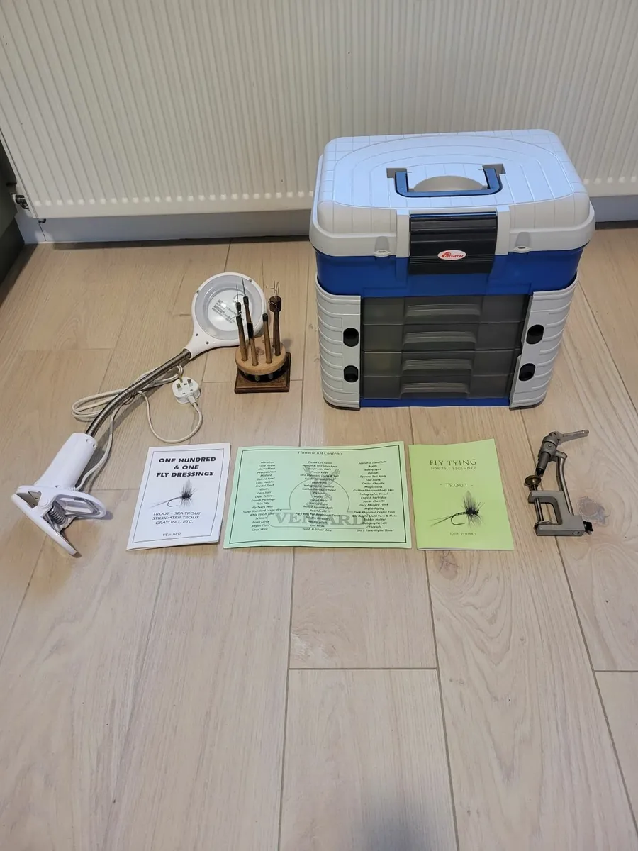 Fly tying kit - Image 1