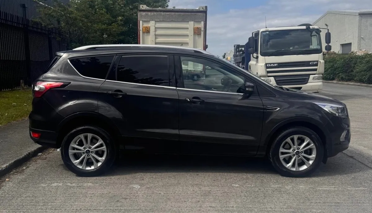 182 Ford Kuga Titanium Low KLM’s - Image 3