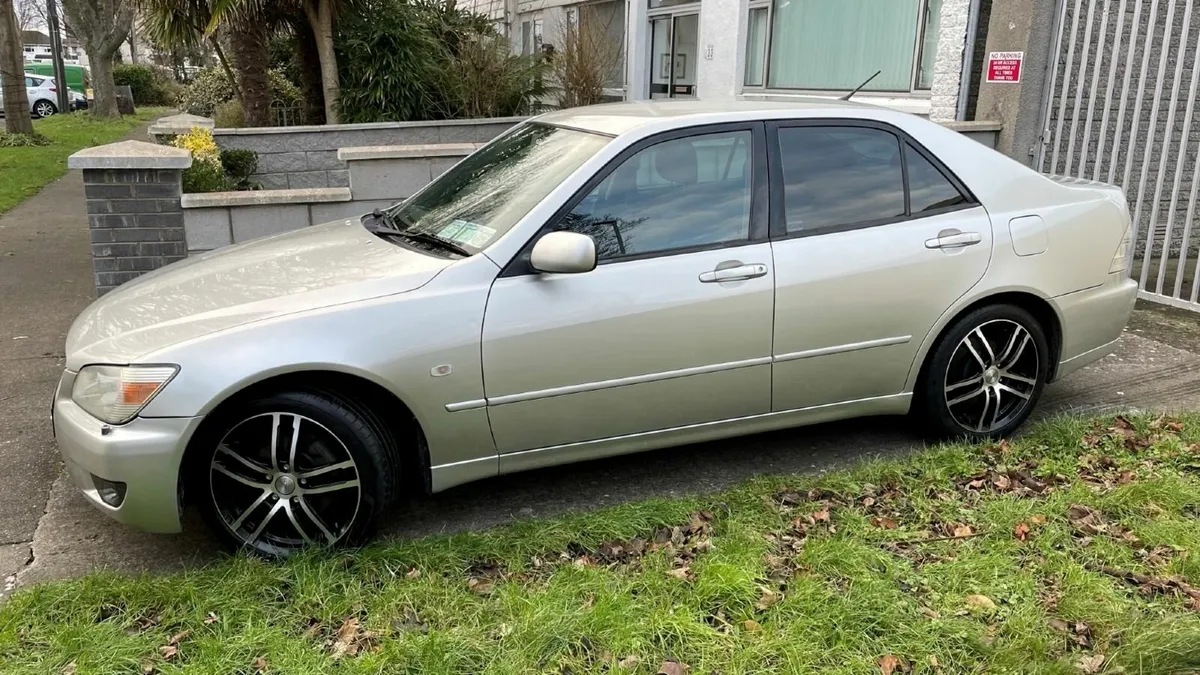 Toyota Altezza AS200 - Image 4