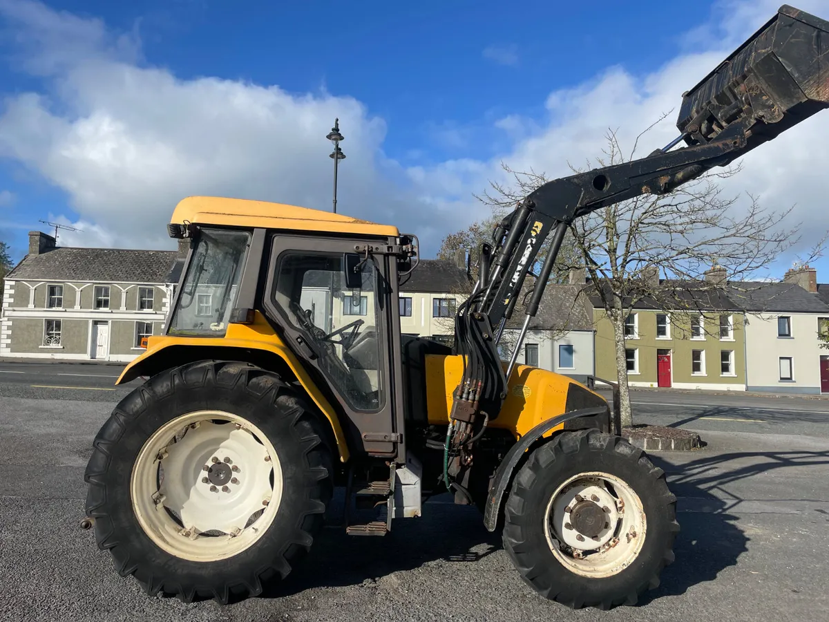 1997 Renault Ceres 95 with Loader - Image 4