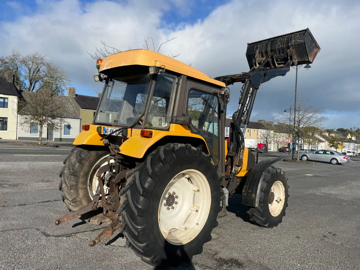 1997 Renault Ceres 95 with Loader - Image 3