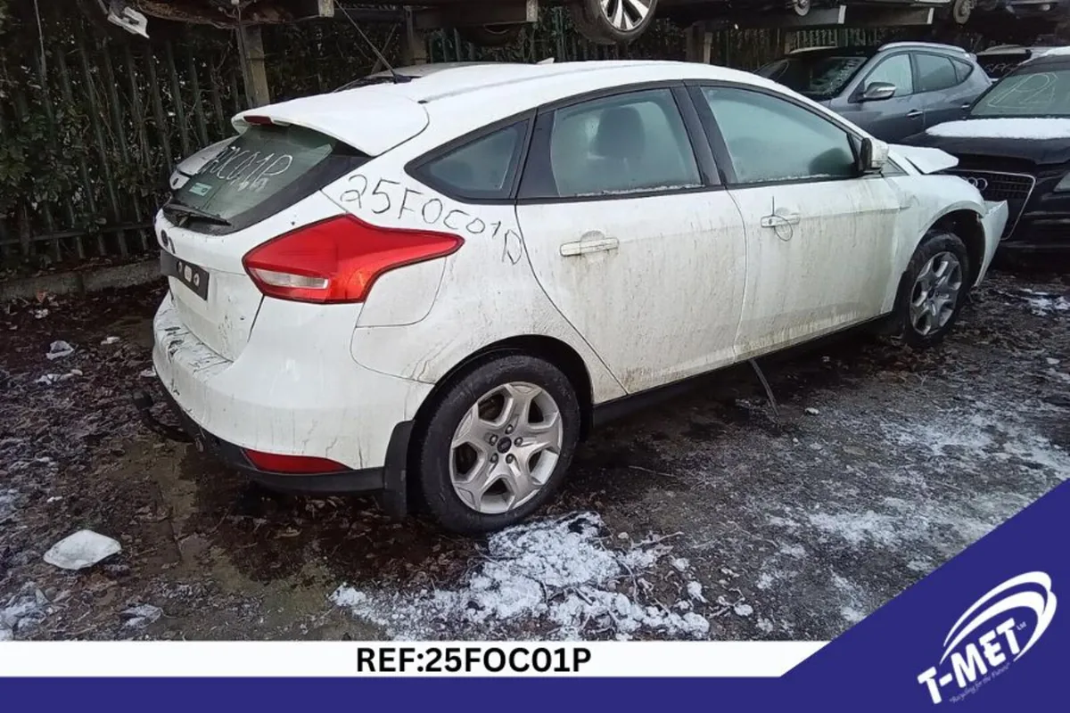 2015 FORD FOCUS BREAKING FOR PARTS - Image 1