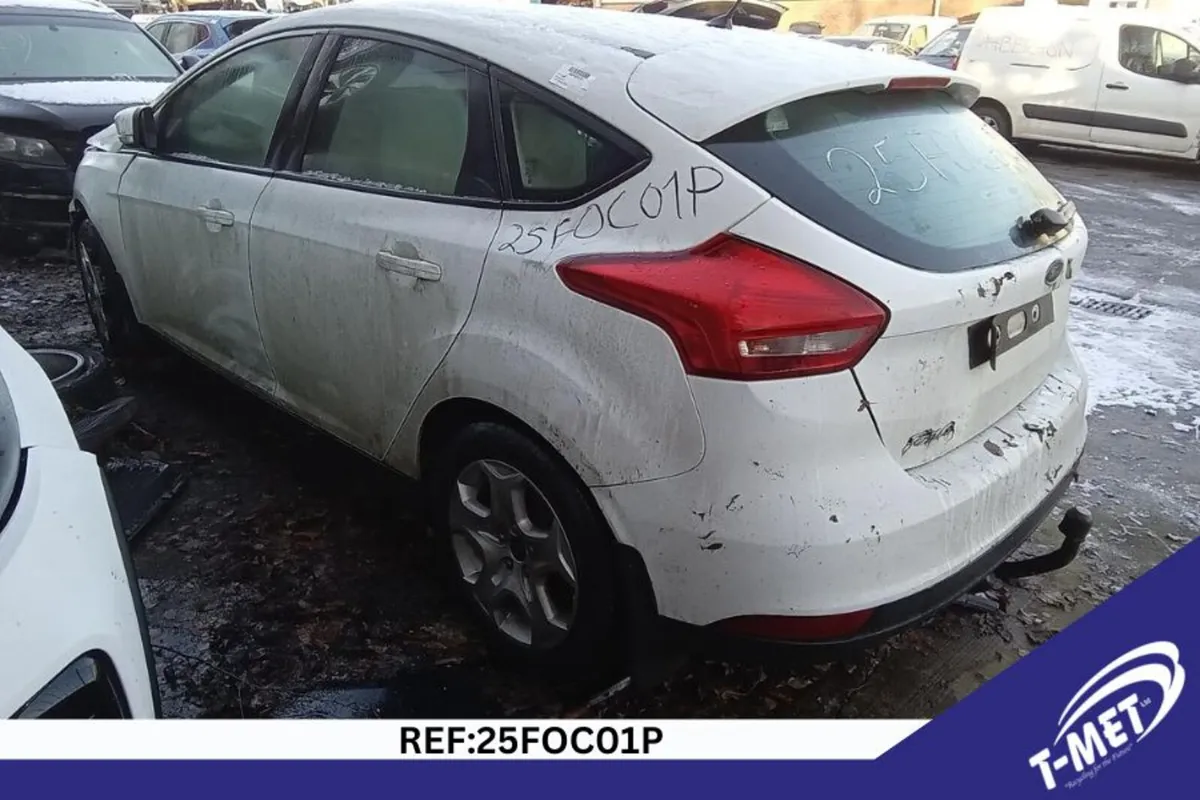 2015 FORD FOCUS BREAKING FOR PARTS - Image 2