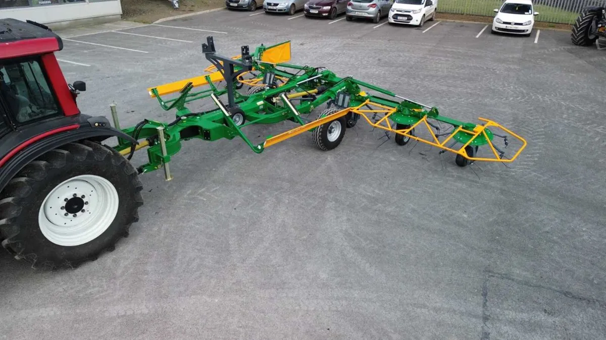 Malone 6 Rotor Trailed Tedder 0% Finance - Image 2