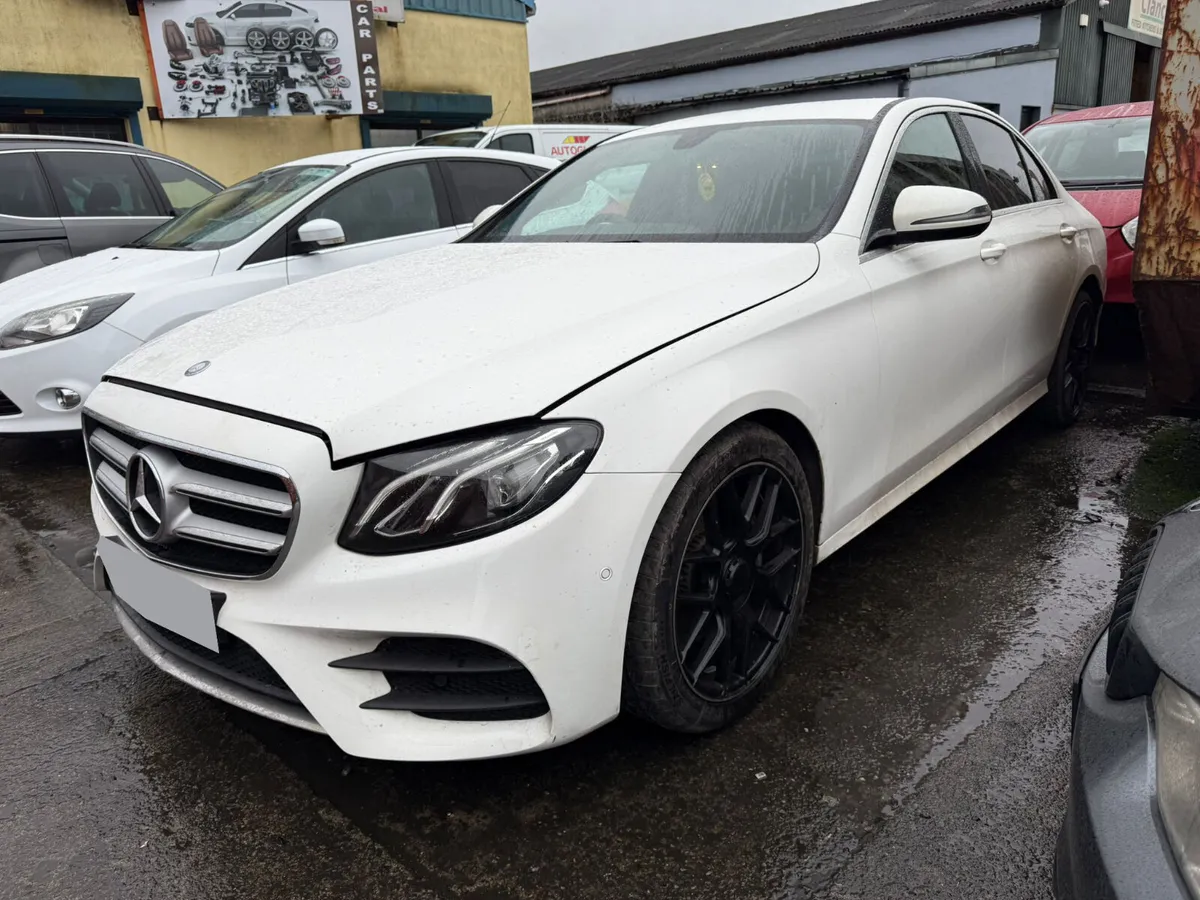 2017 MERCEDES E-CLASS  220 D AMG LINE BREAKING! - Image 4