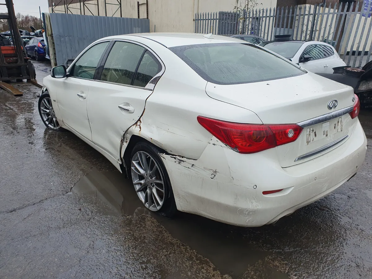 17 INFINITI Q50  2.2 D AUTO FOR BREAKING - Image 3