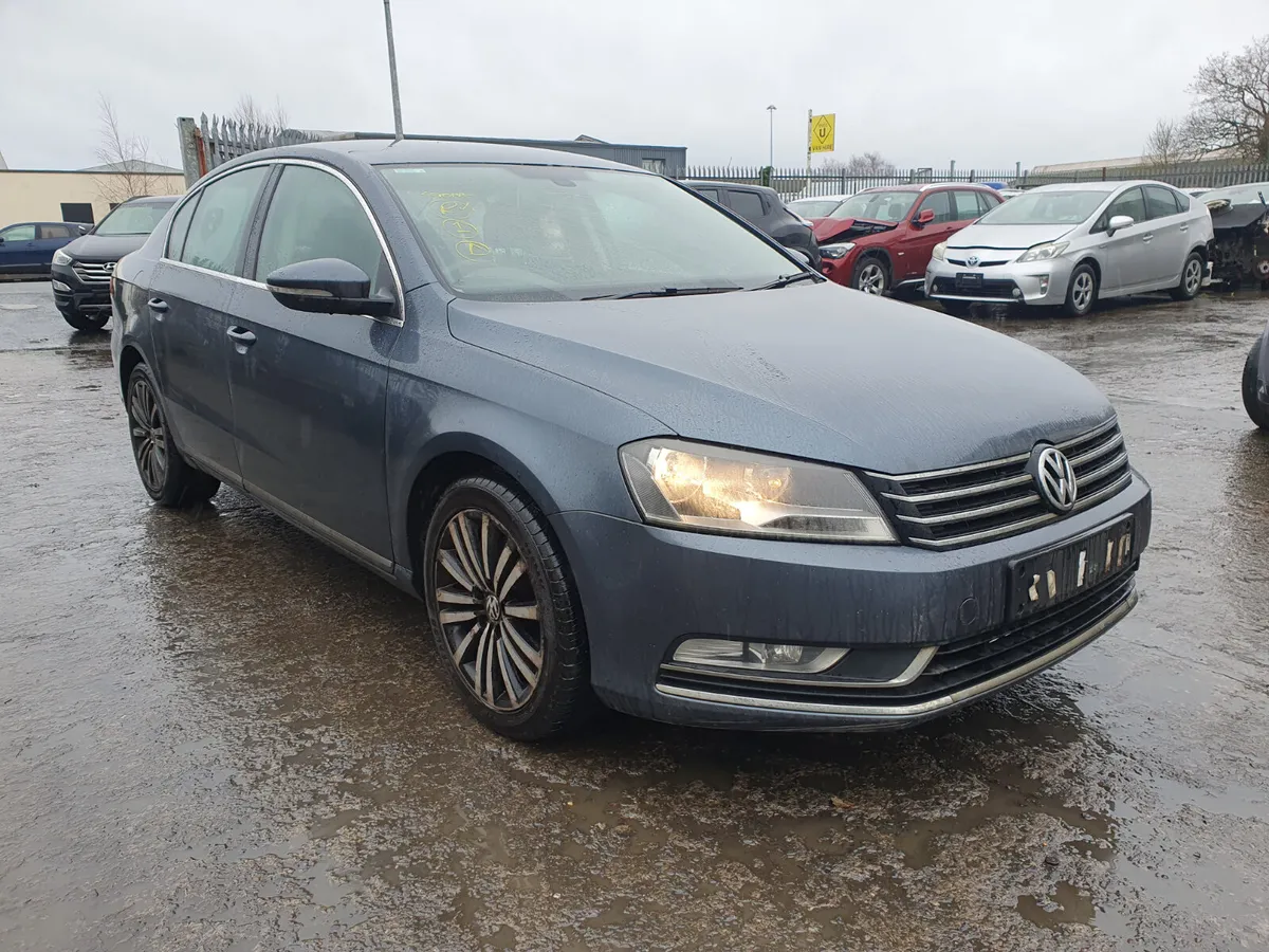 12 VW PASSAT  2.0 TDI (CFF) FOR BREAKING - Image 1