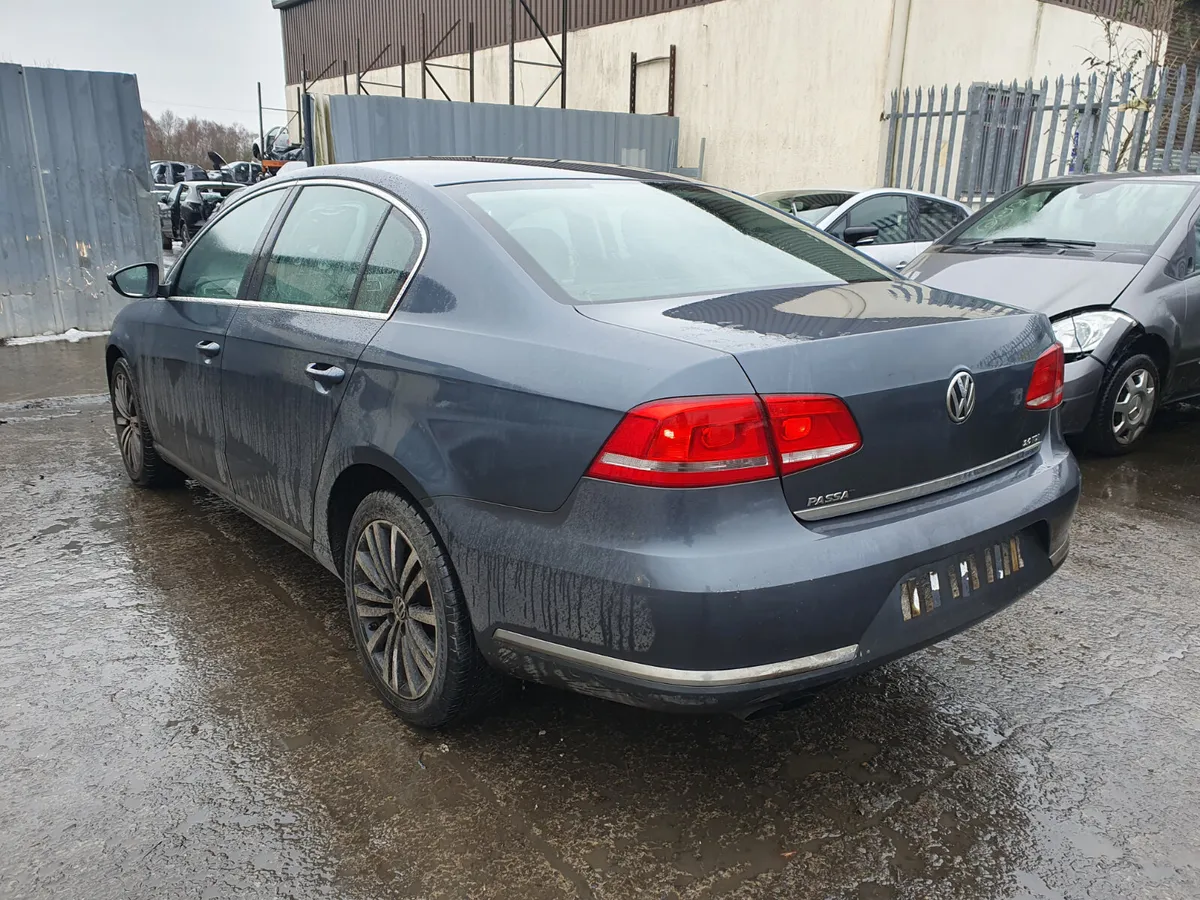 12 VW PASSAT  2.0 TDI (CFF) FOR BREAKING - Image 3