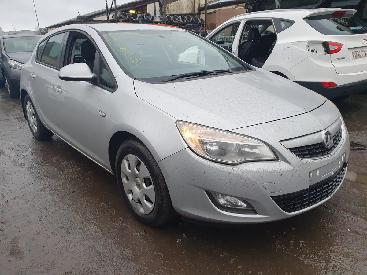 10 OPEL ASTRA  1.7 CDTI (A17DTJ) FOR BREAKING - Image 1