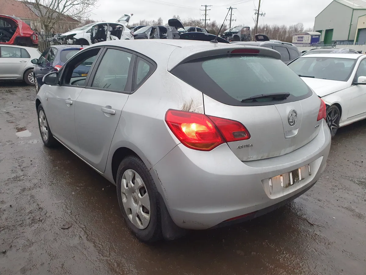 10 OPEL ASTRA  1.7 CDTI (A17DTJ) FOR BREAKING - Image 3