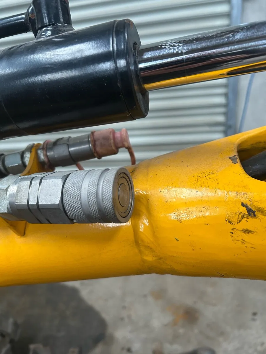 Jcb 8008 Micro (new manual hitch) - Image 4