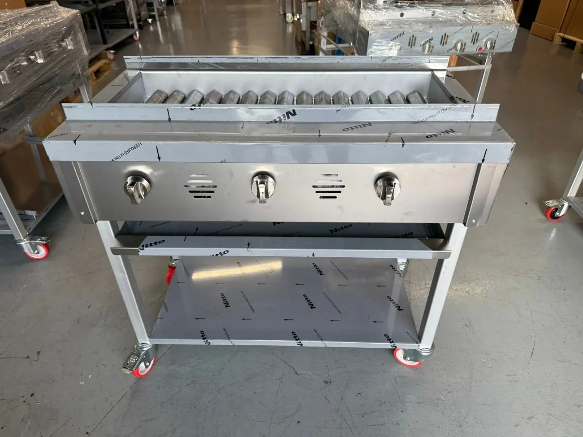 Estelar Persian Charcoal Grill & Stand - Image 1