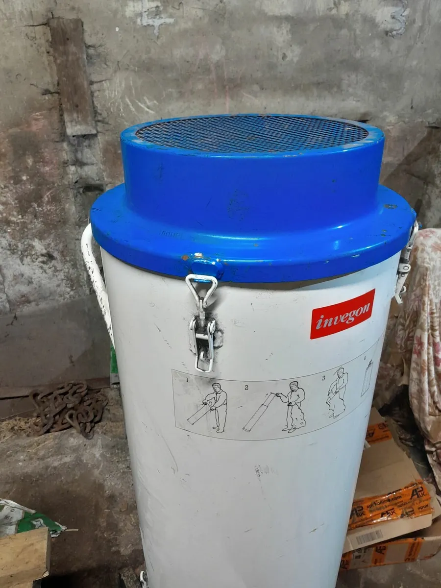 Dust extractor - Image 1