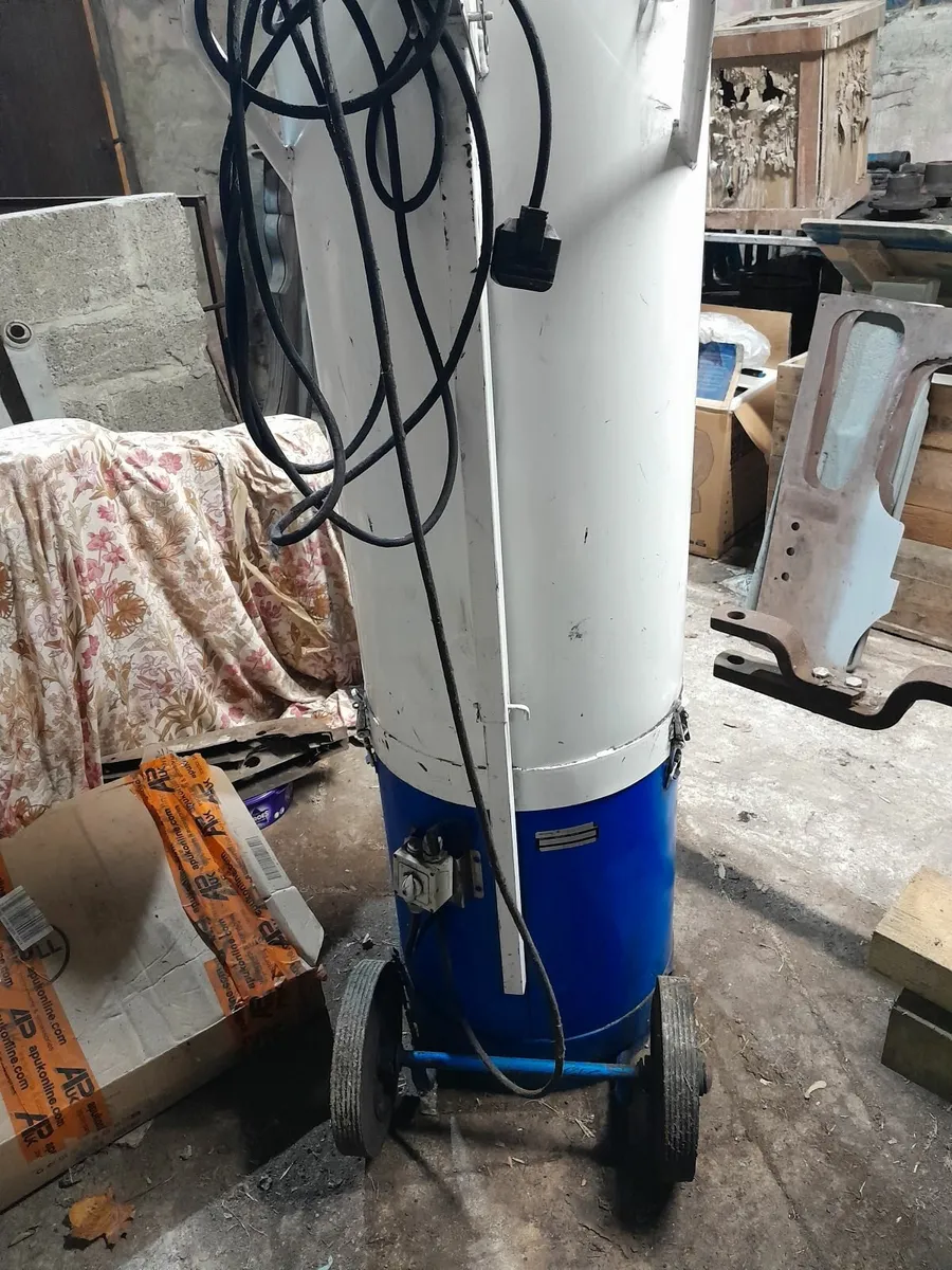 Dust extractor - Image 2