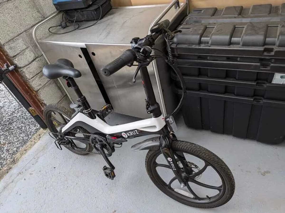 Kruz Electric and Foldable Bike - Image 1