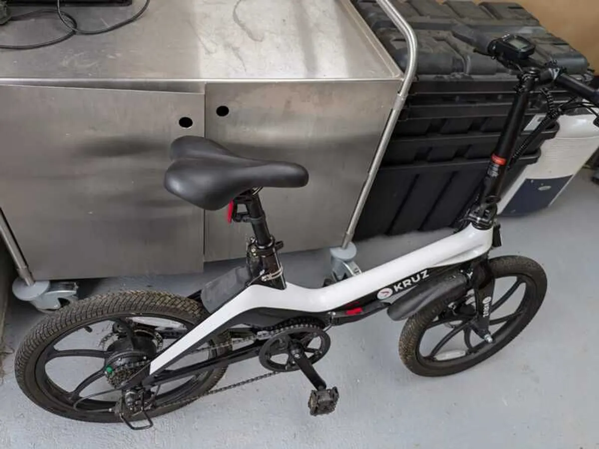 Kruz Electric and Foldable Bike - Image 2