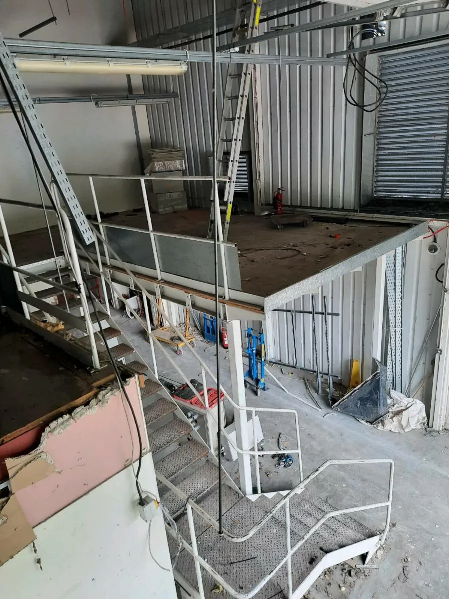 Mezzanine floor - Image 3