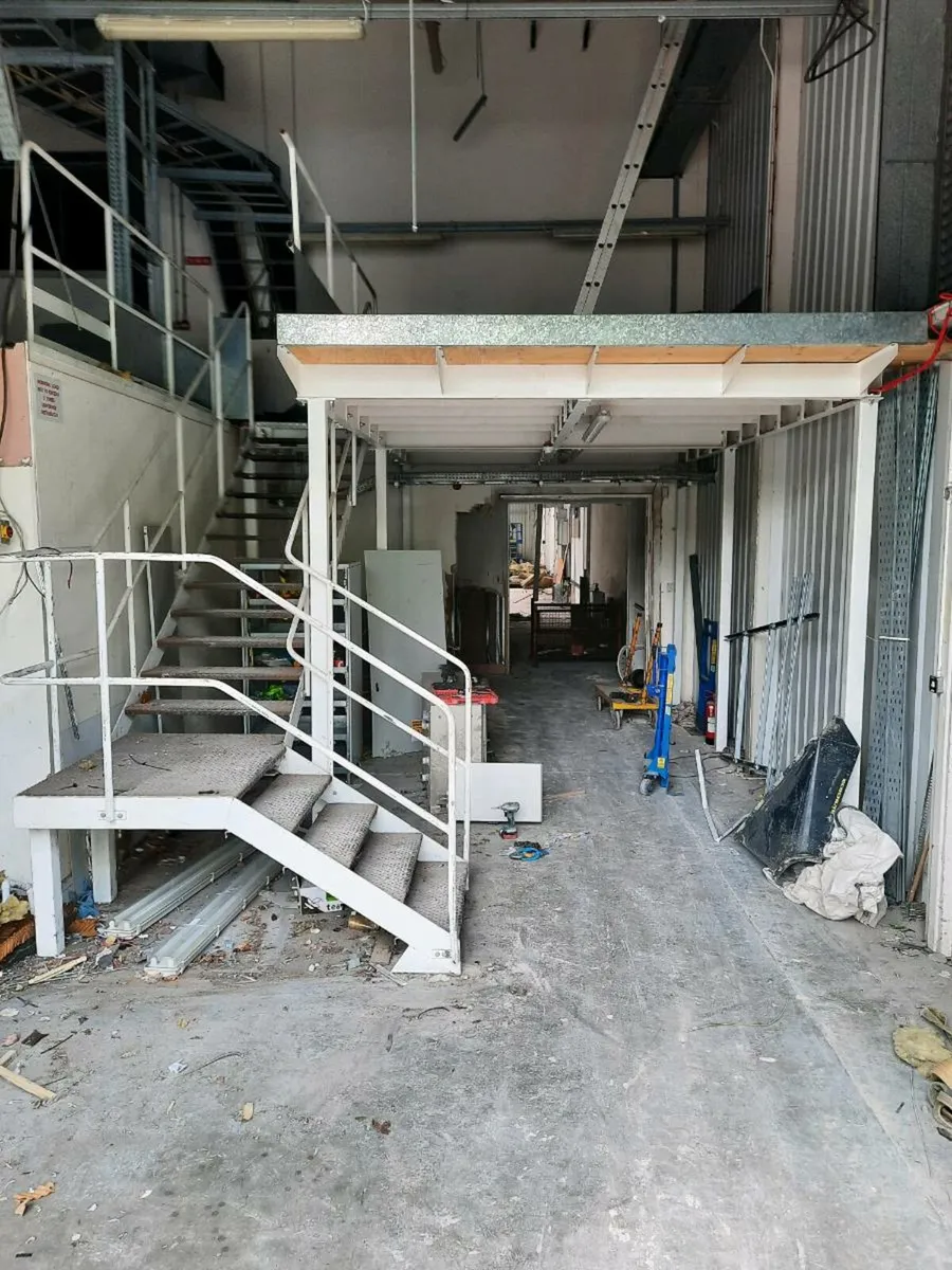 Mezzanine floor - Image 1