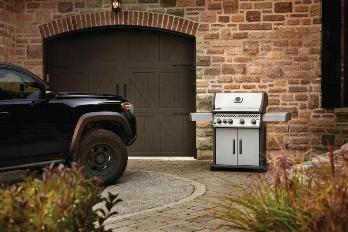 Barbecue  - Napoleon Rogue XT 525 SIB - Image 1