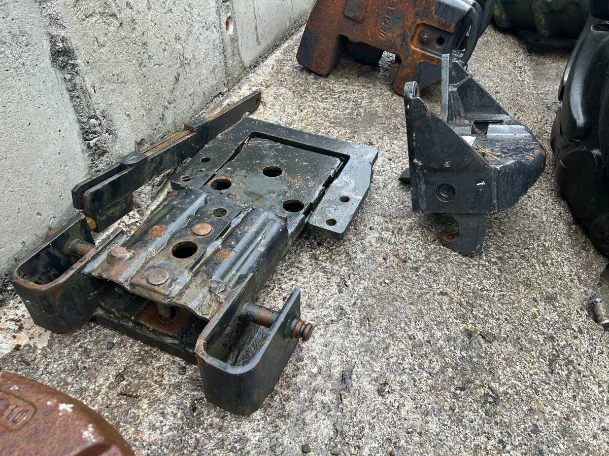 New Holland TLA/5000 Pick up Hitch - Image 1