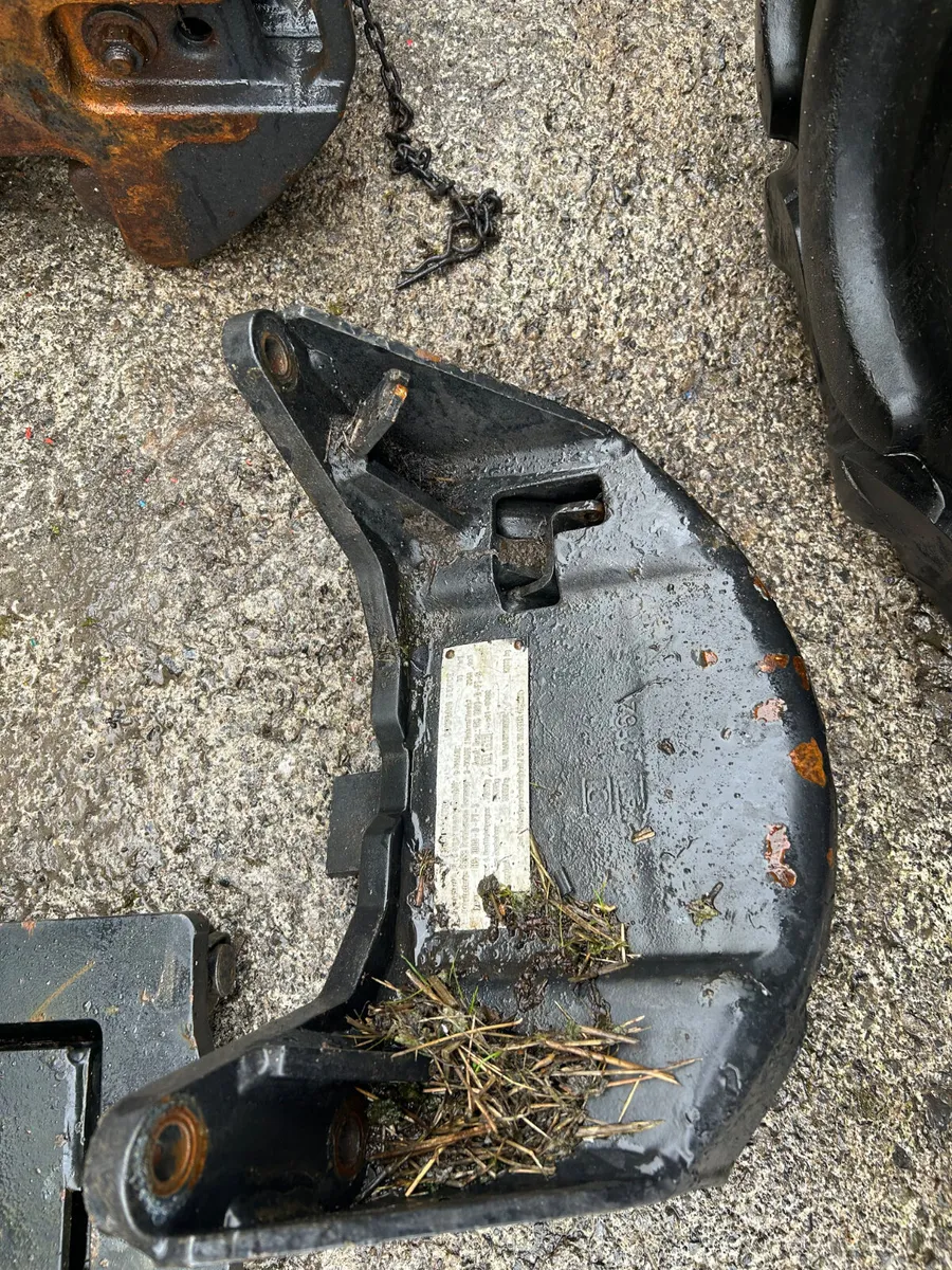 New Holland TLA/5000 Pick up Hitch - Image 3