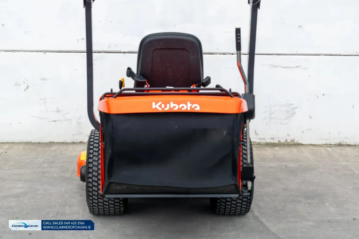 2022 Kubota GR2120  Lawnmower Ex-Demo - Image 4