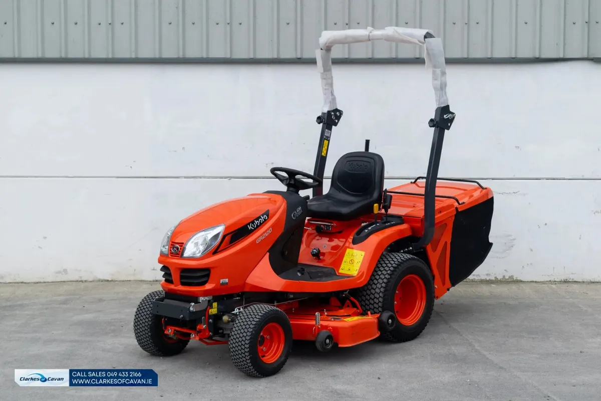 2022 Kubota GR2120  Lawnmower Ex-Demo - Image 1