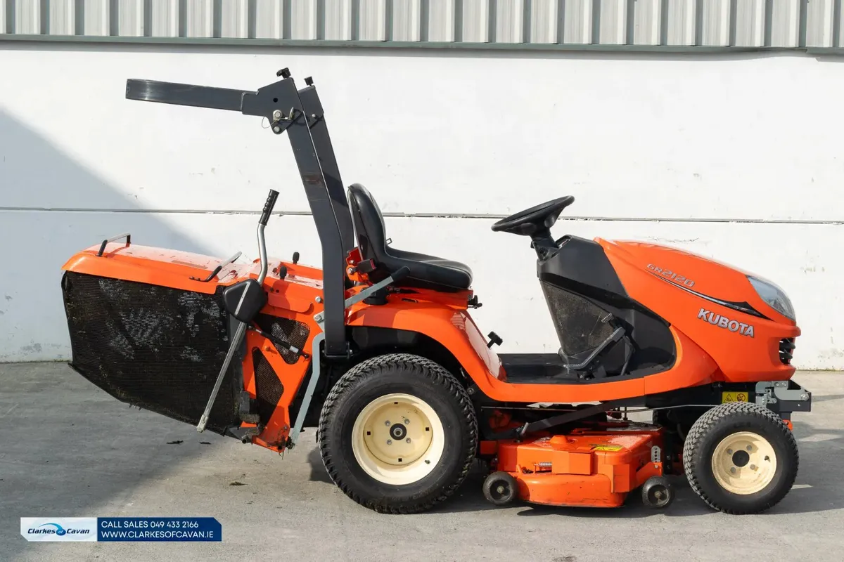 2018 Kubota GR2120 Lawnmower - Image 4