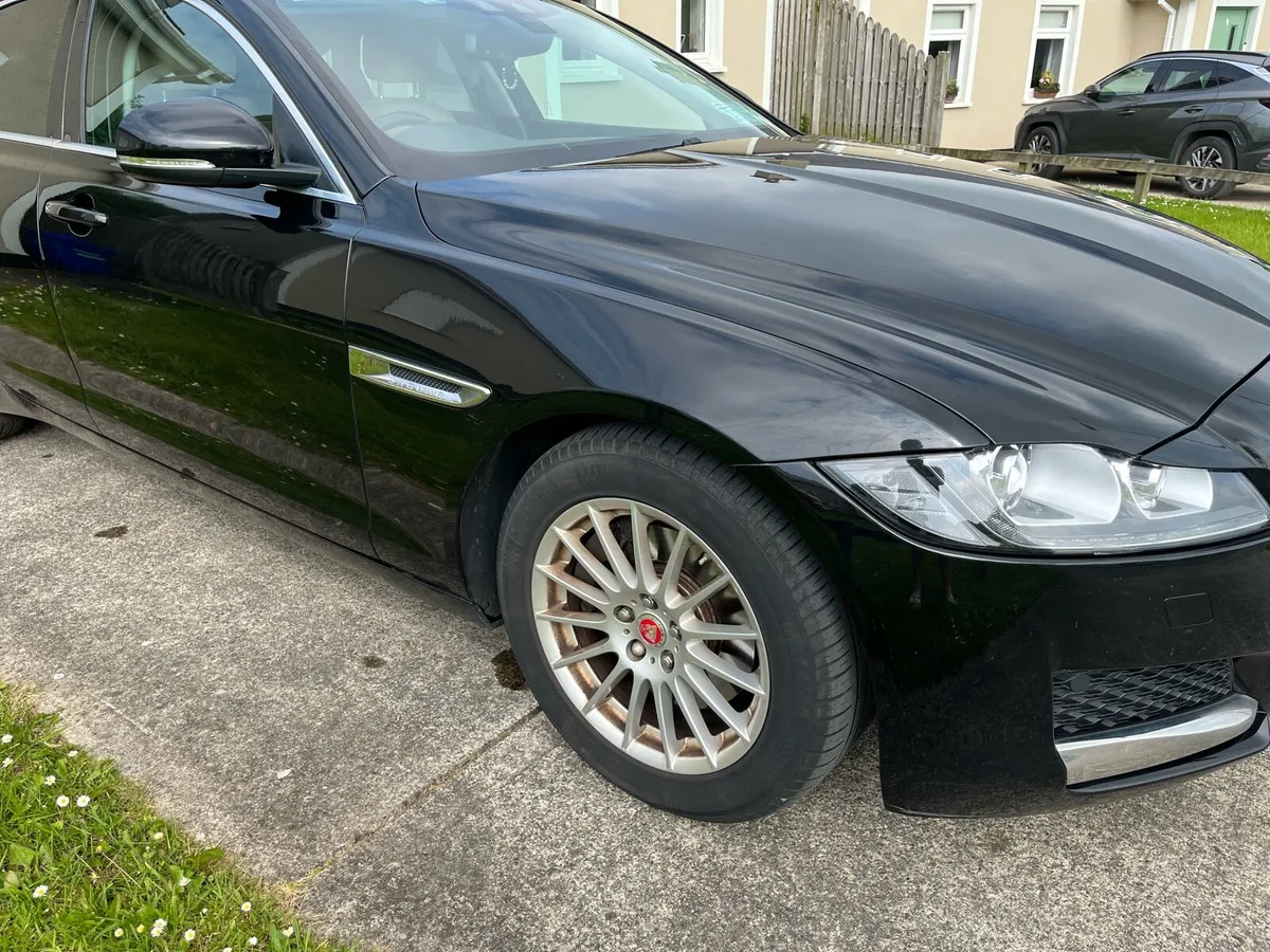 Jaguar XF PRESTIGE - Image 4