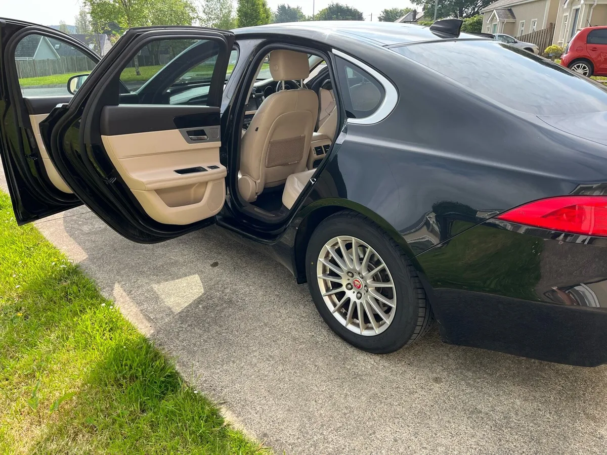 Jaguar XF PRESTIGE - Image 2