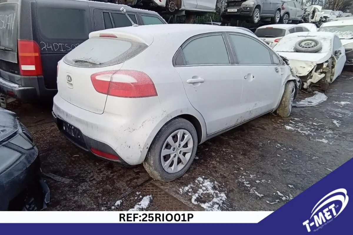 2013 KIA RIO BREAKING FOR PARTS - Image 1