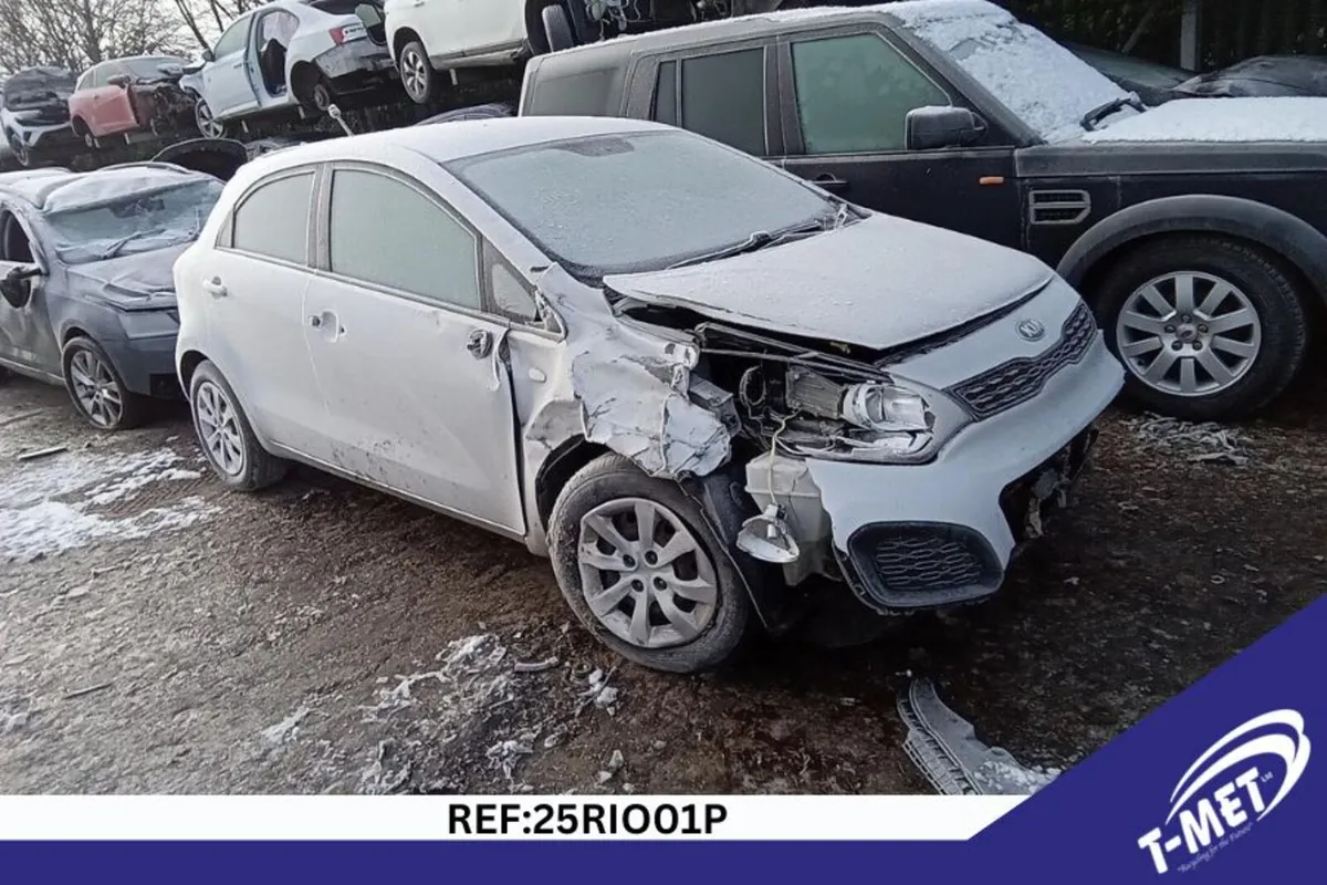 2013 KIA RIO BREAKING FOR PARTS - Image 4