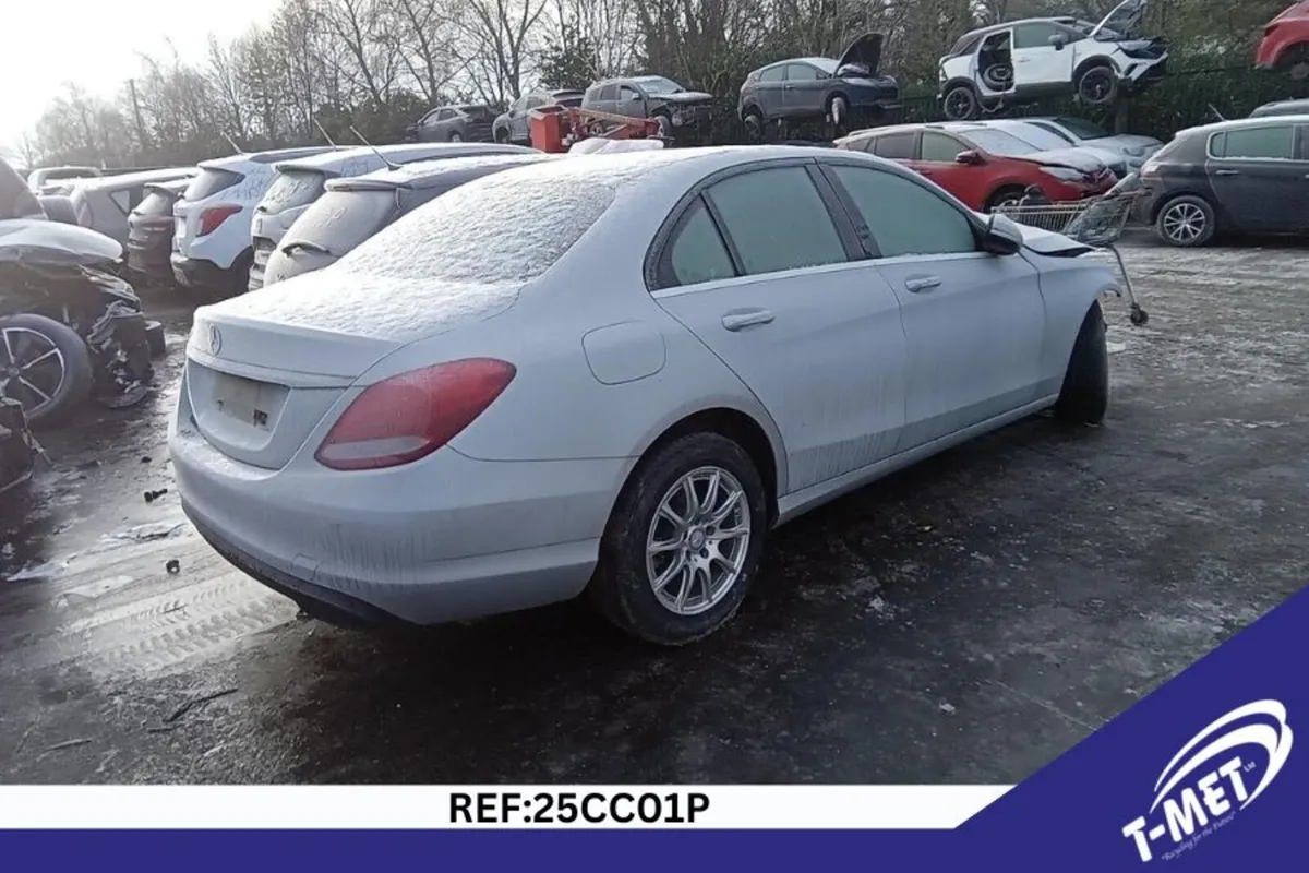 2016 MERCEDES C CLASS BREAKING FOR PARTS - Image 1