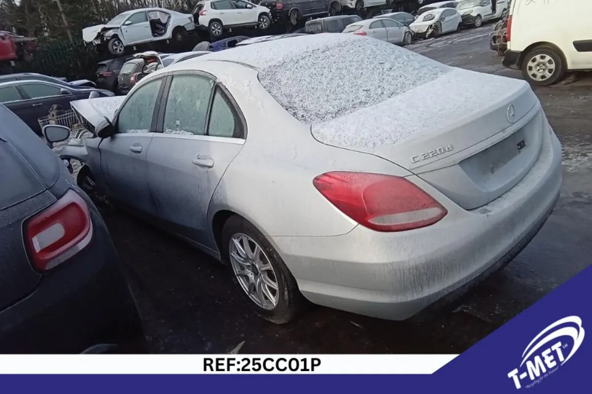 2016 MERCEDES C CLASS BREAKING FOR PARTS - Image 2