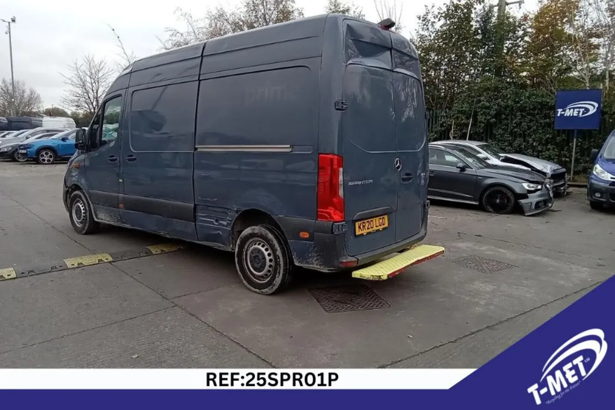 2020 MERCEDES SPRINTER BREAKING FOR PARTS - Image 3