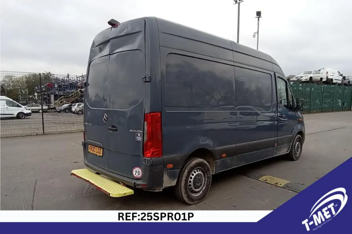 2020 MERCEDES SPRINTER BREAKING FOR PARTS - Image 4