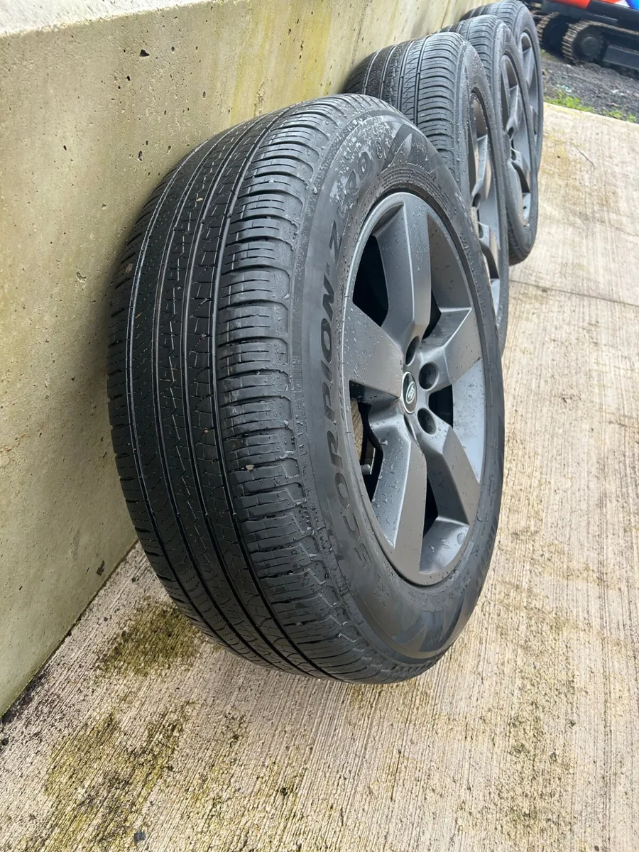 Genuine 20' Landrover DEFENDER Wheels C/W Pirelli - Image 4