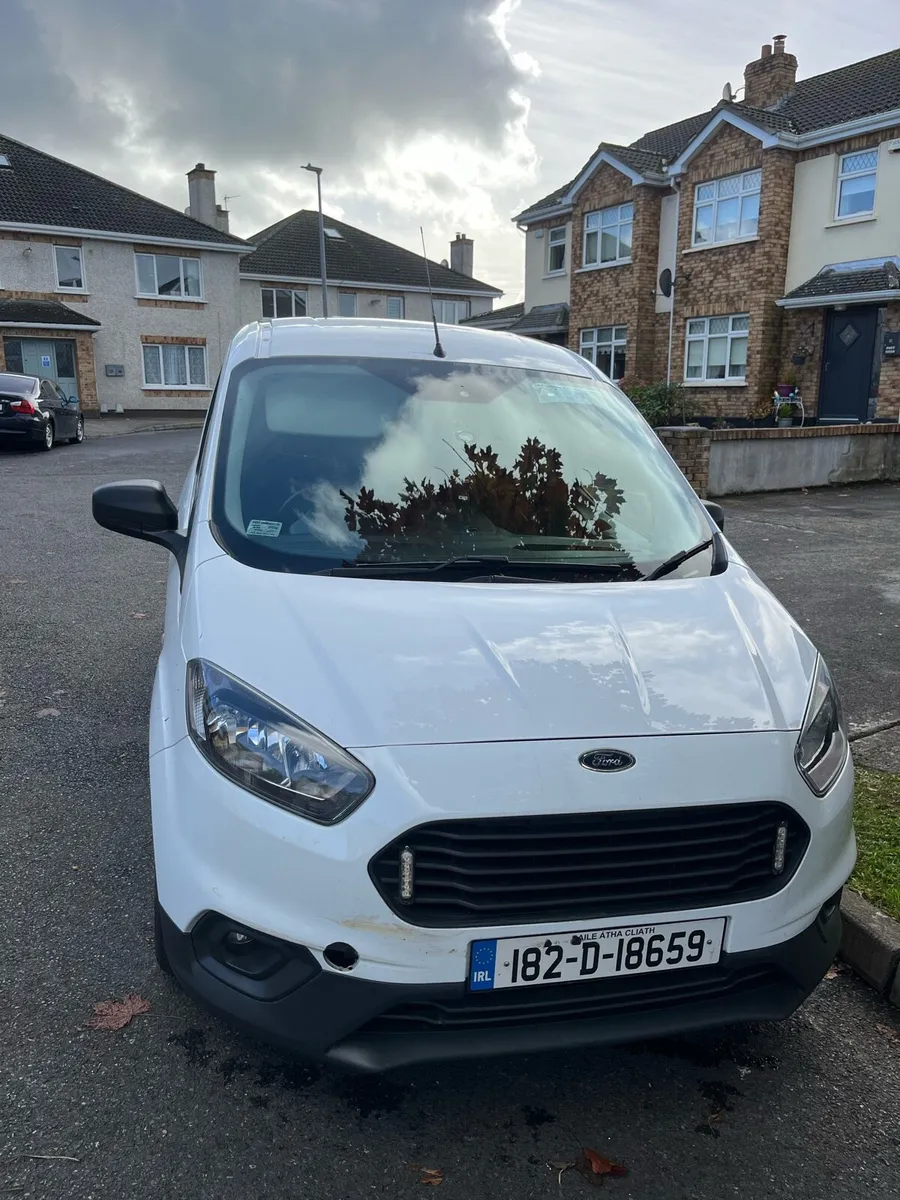 Ford Transit Courier 2018 - Image 2