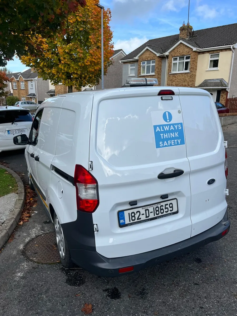 Ford Transit Courier 2018 - Image 4