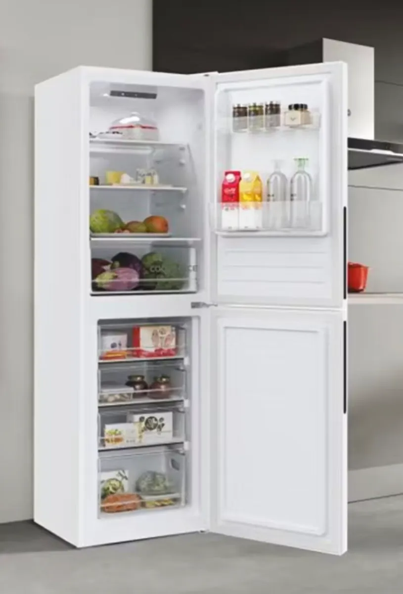 Hoover fridge freezer - Image 4