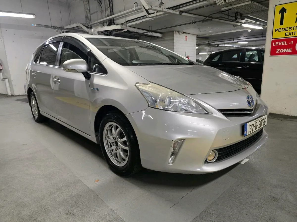 2013 Toyota Pirus Alpha Aoutmatic Hybrid - Image 2