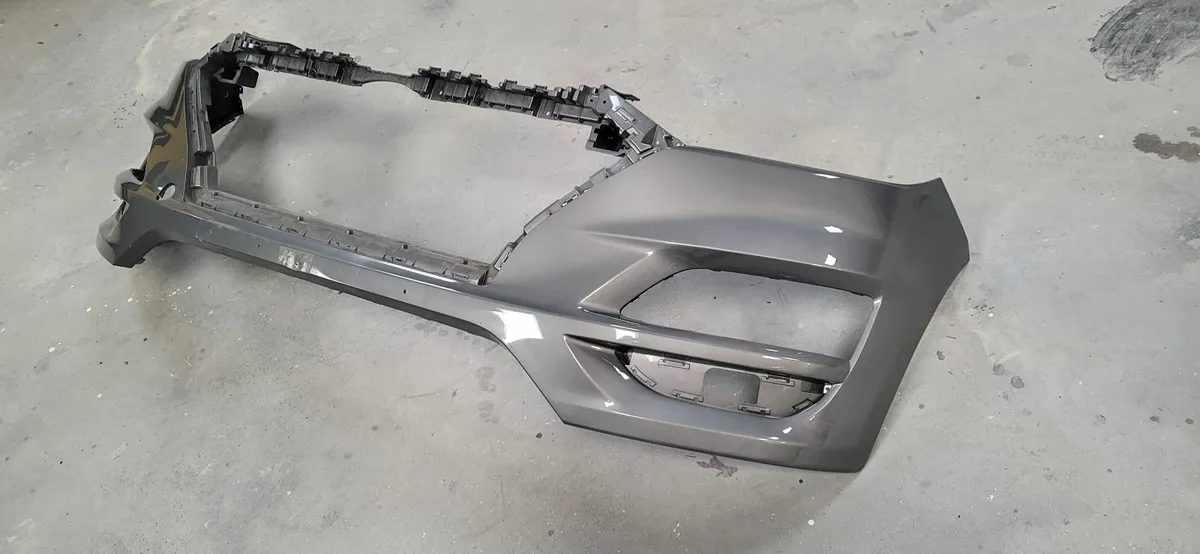 191 Hyundai Tucson ix35 Full front bumper - Image 2