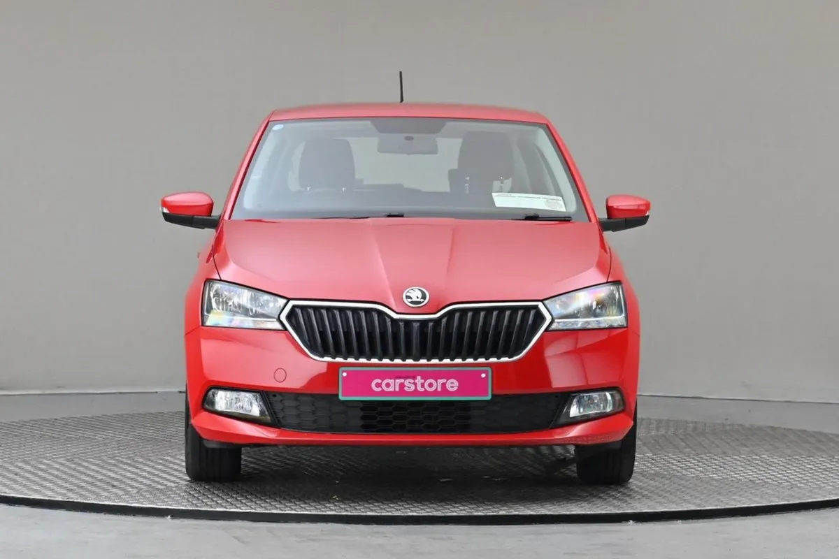 Skoda Fabia Ambition 1.0mpi 60hp 5spd  apple Car - Image 2