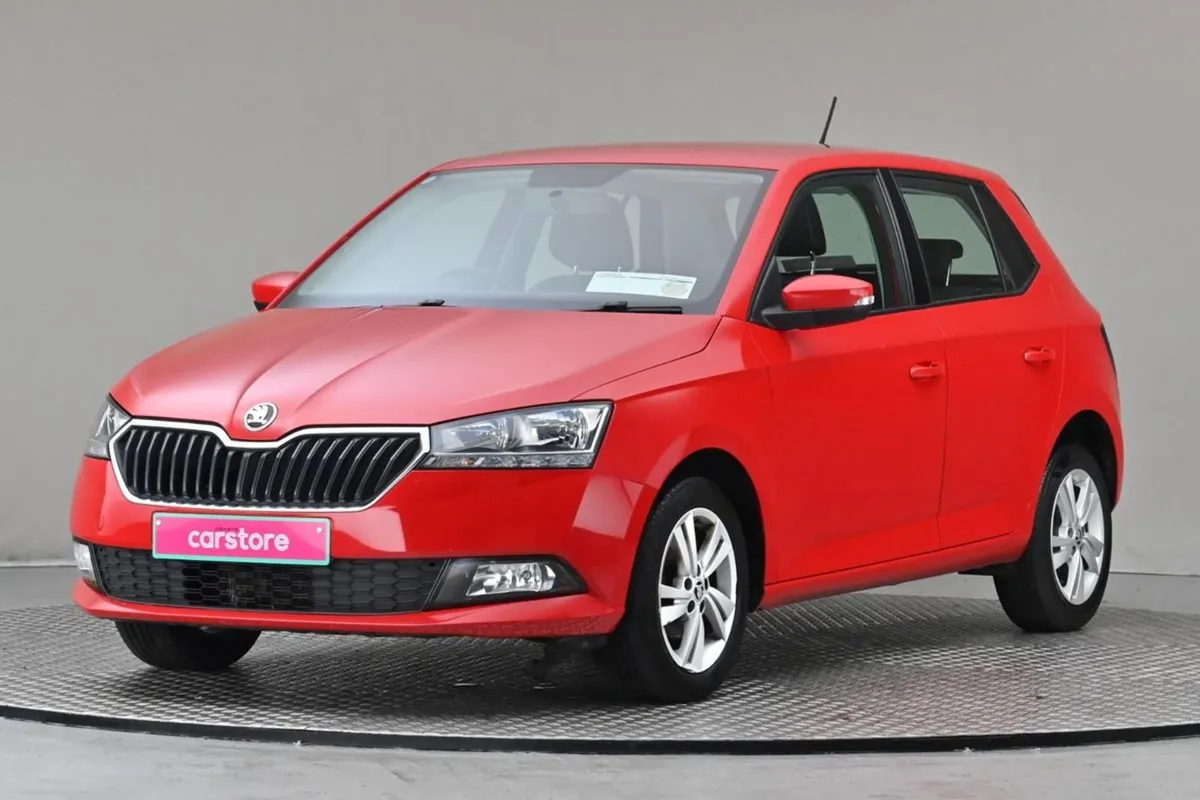 Skoda Fabia Ambition 1.0mpi 60hp 5spd  apple Car - Image 3