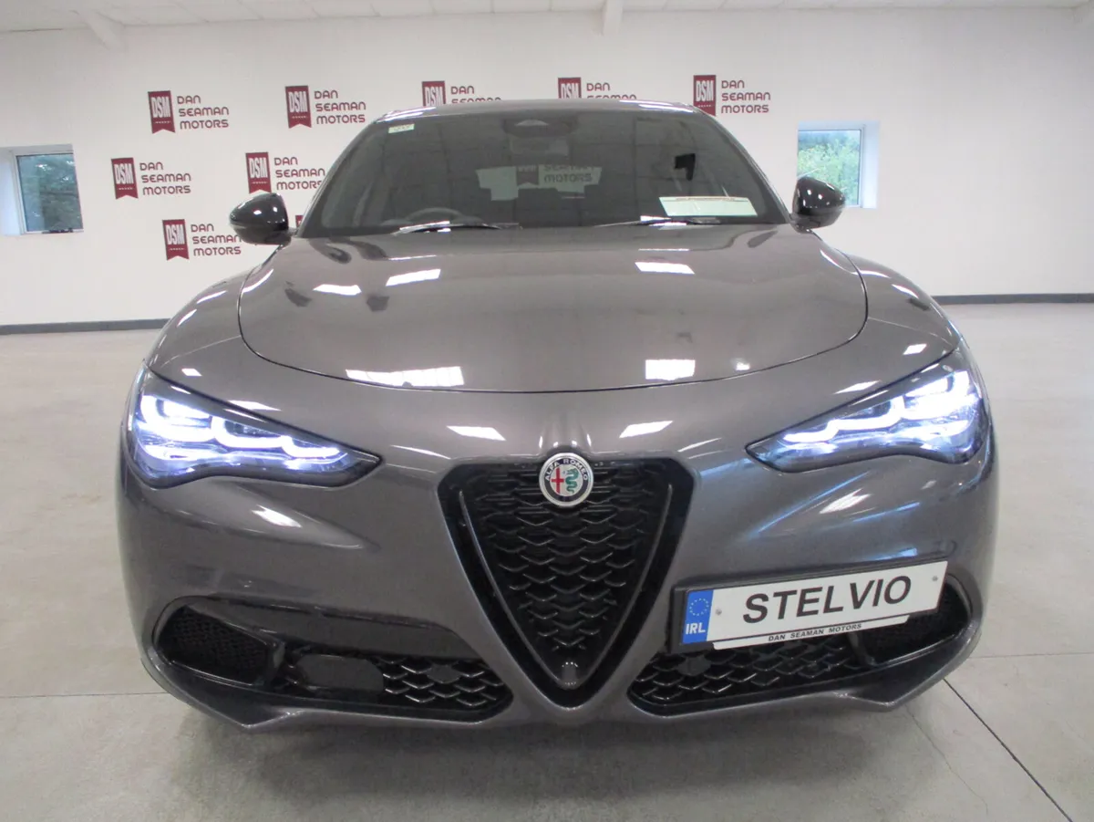 ALFA ROMEO STELVIO VELOCE  2.2 DSL 210 BHP AWD - Image 4