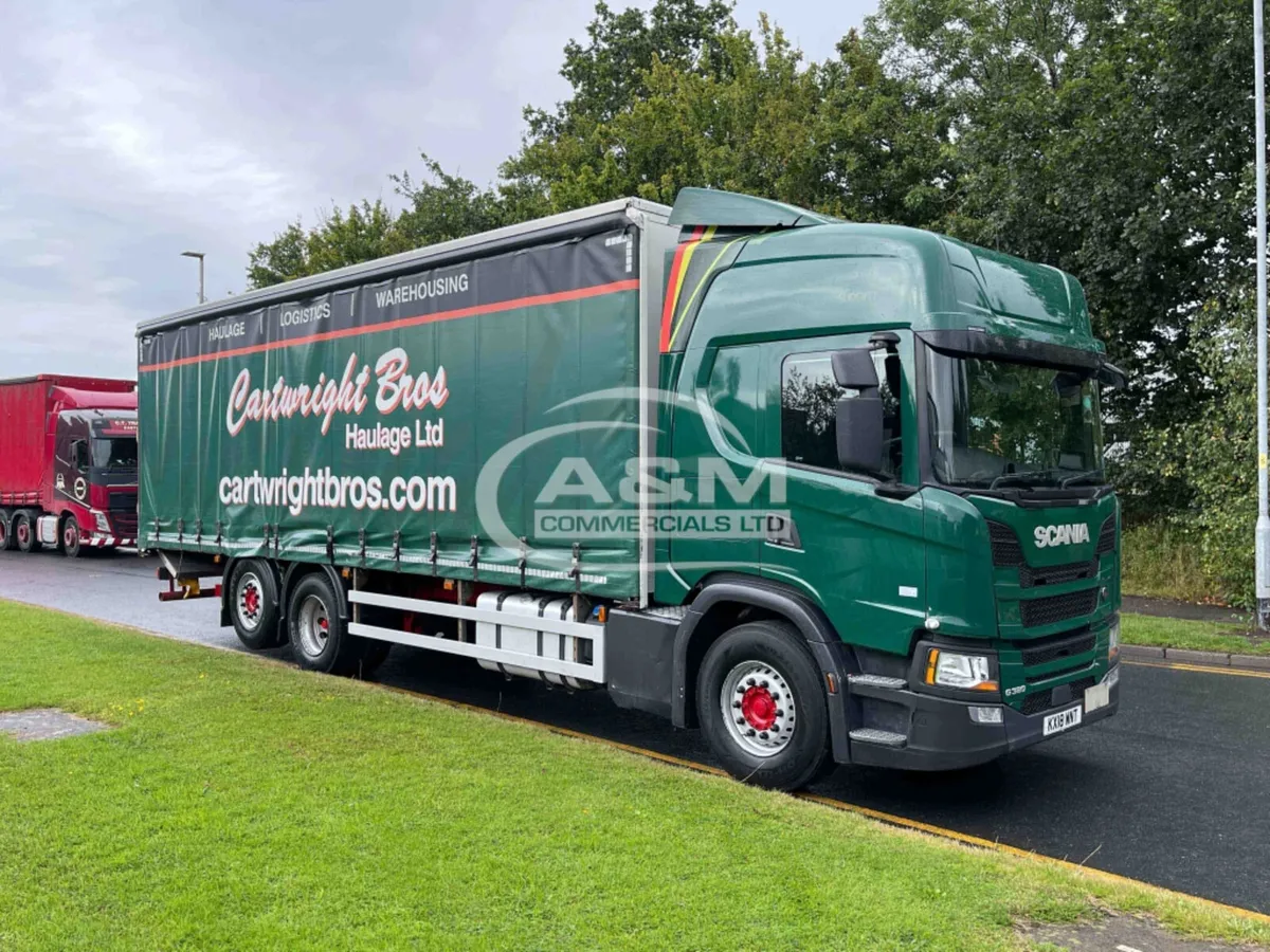 2018 (18) SCANIA G320 HIGHLINE CURTAINSIDE 6X2 - Image 1